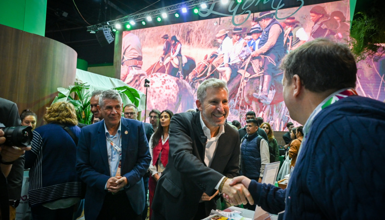Frigerio recorrió el espacio de Entre Ríos en la Feria Internacional de Turismo