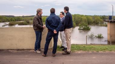 Frigerio recorrió las zonas afectadas por la creciente en Concordia y encabezó una reunión del Comité de Emergencia