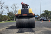 El Municipio de Paraná intensifica la recuperación vial en distintos puntos de la ciudad